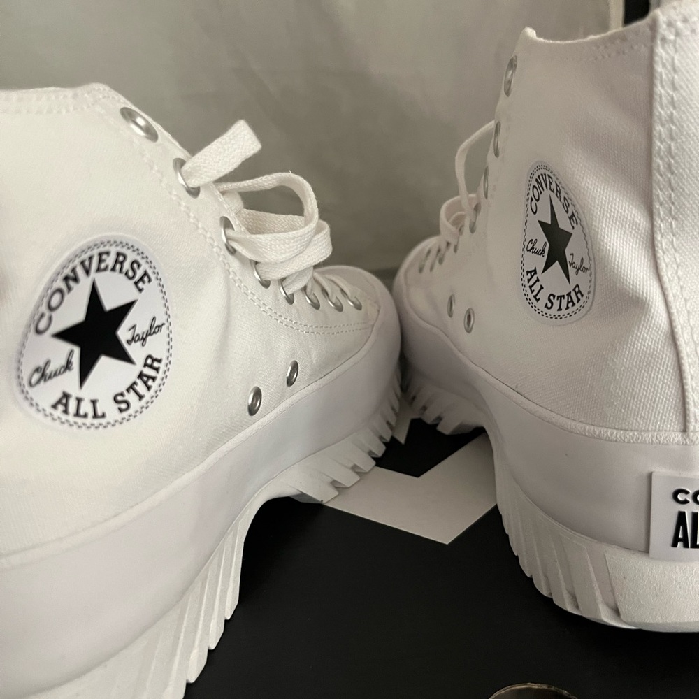 Chuck Taylor All Star Lugged 2.0 - W9 M7 - Picture 8 of 13